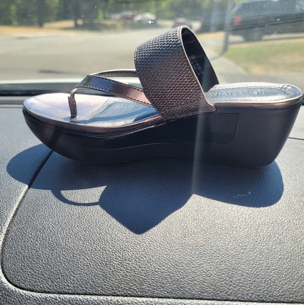 Kenneth Cole sandles